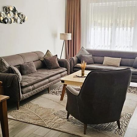 Value Living Apartment Феріжай Екстер'єр фото